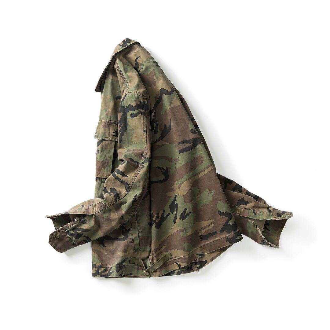 Multi-pocket camouflage jacket